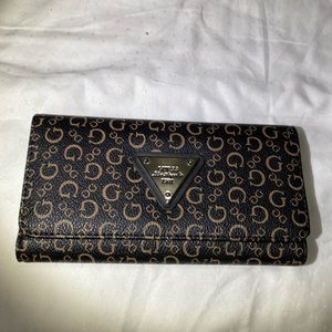 Guess wallet